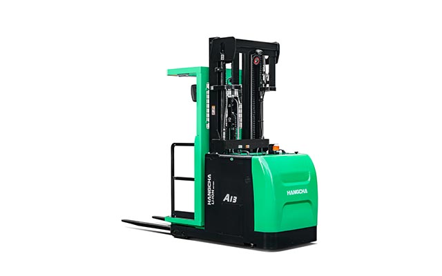 A Series Electric Lithium-ion High Level Order Picker 3,000lbs